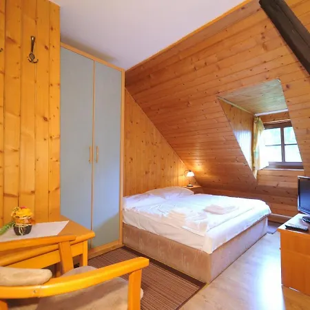 U Rudolfa Gasthuis 2*