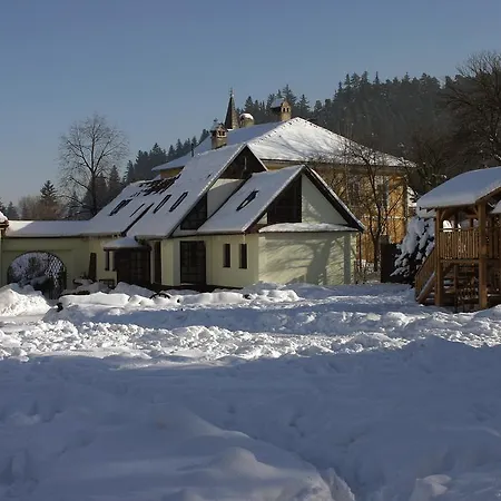 U Rudolfa Gasthuis 2*